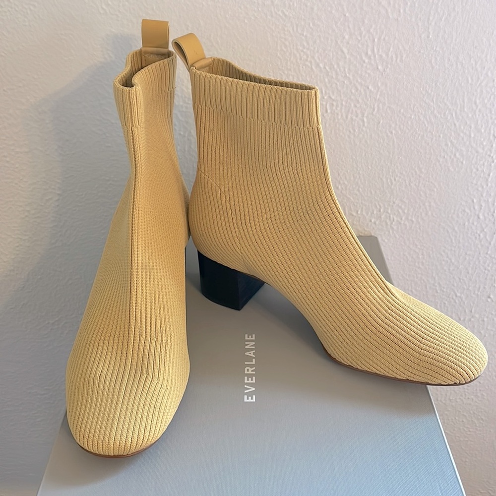 NEW Everlane ‘The Glove Boot’ 🧈